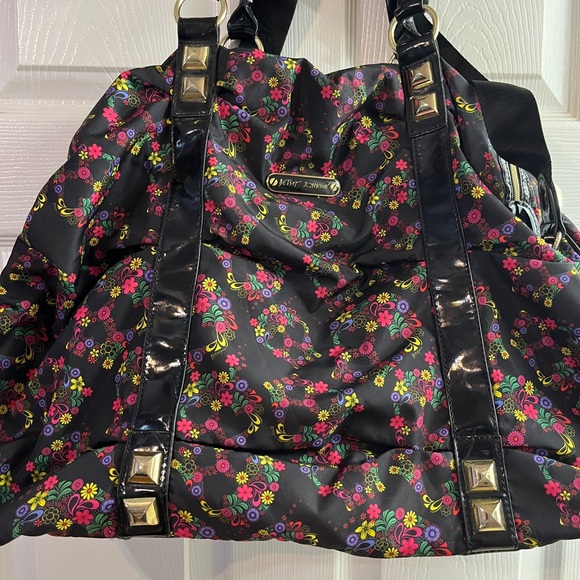 Betsey Johnson HUGE duffle Weekender handbag ditsy floral skull studded RARE HTF - Picture 11 of 15